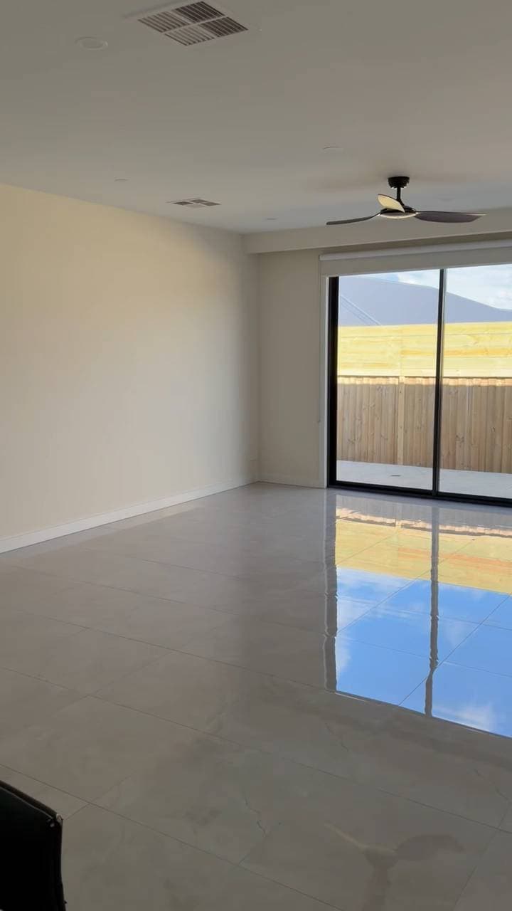 LIVING Gallery 3